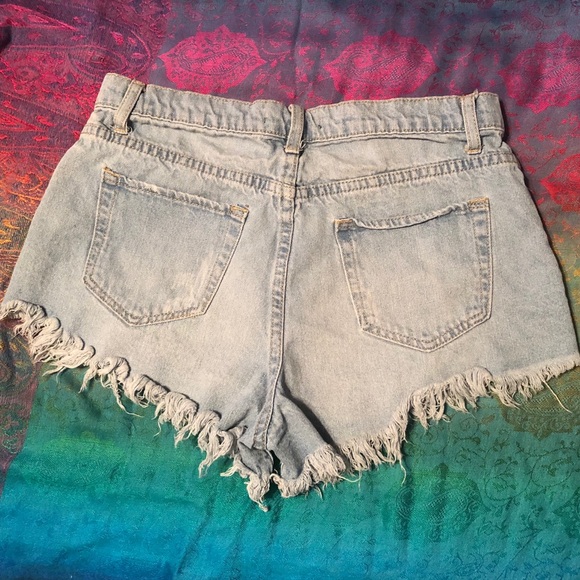 Forever 21 denim shorts - Picture 2 of 2